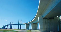 Onahama marine bridge（No.3　dock）, a successive pre-stressed concrete box-girder  bridge with four spans
