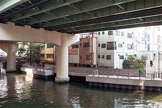 川に向いた生活空間の再生：東横堀川の遊歩道活用を実践する「ホトリヲ」がグランドオープン