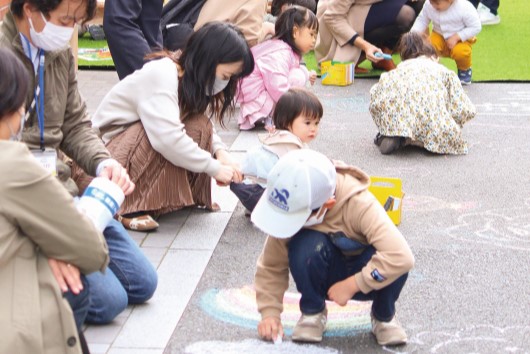 京都・三条通のエリアマネジメント－みち・まち・ひとづくりのスタート－