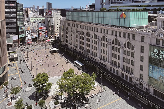 公共空間であること。